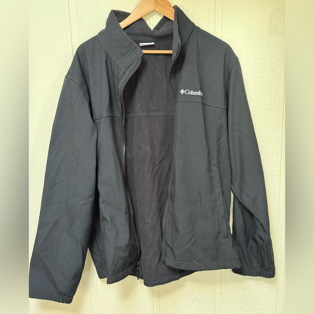 Columbia Men's Black Performance Jacket